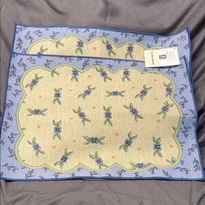Pfaltzgraff Accents Blue and Cream Placemats set of 2